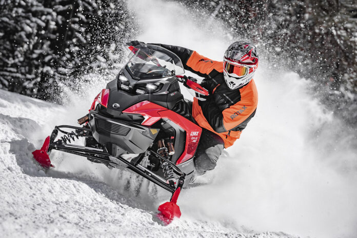 112824_RAVE_WEB 2025 LYNX RAVE RE 600R