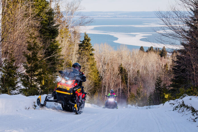 122224_CRAIG_01 Looping The Lawrence - New Quebec Tour Circles Historic River