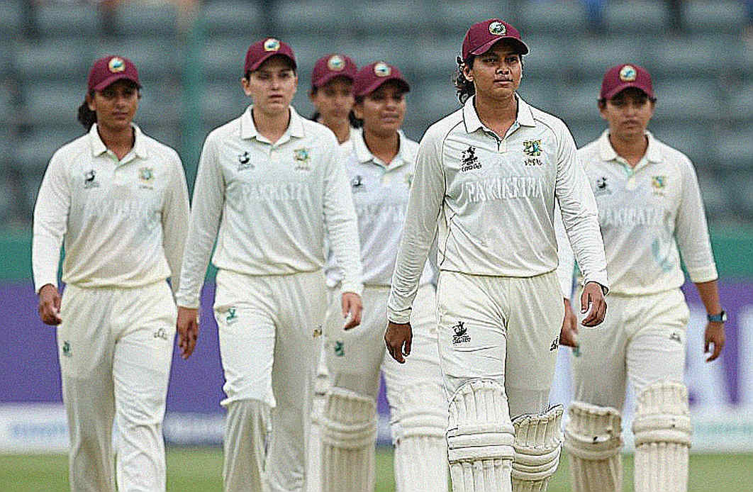 শারজাহর সন্ধ্যা ৬টা ৩০: নবীর খালি জায়গা, ডিউয়ের খাতা আর আফগানিস্তান–জিম্বাবুয়ে সিরিজের আসল গল্প